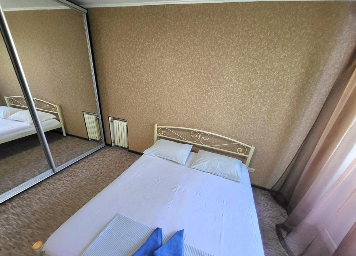 Квартира В Центрі Драгоманова 64,Поряд Центр Міста, Поля,Шпиталь, Швидка На Антоновича, 16Лікарня دنيبروبيتروفسك المظهر الخارجي الصورة